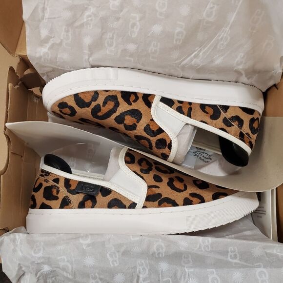 UGG Alameda Spotty Slip On - Picture 16 of 16